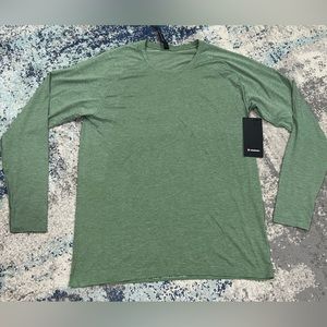 Lululemon Metal Vent Tech LS
2.0 Size XL